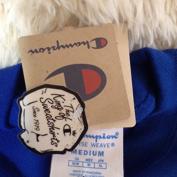 New Champion Reverse Weave Logo Sweatshirt Last 1 - Picture 7 of 8